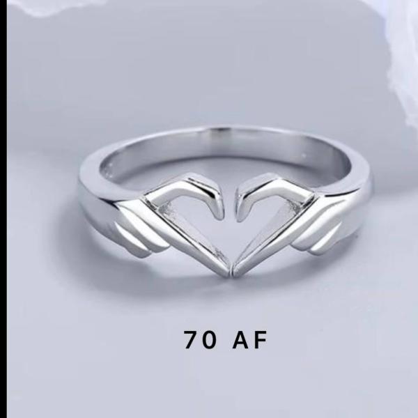 انگشتر نماد قلبی